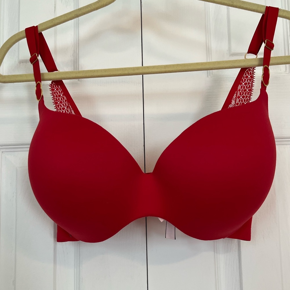 Victoria's Secret Incredible Push Up Bra 36 DDD NWOT